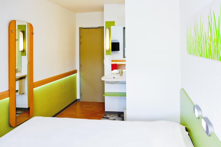 Room 16 of 39