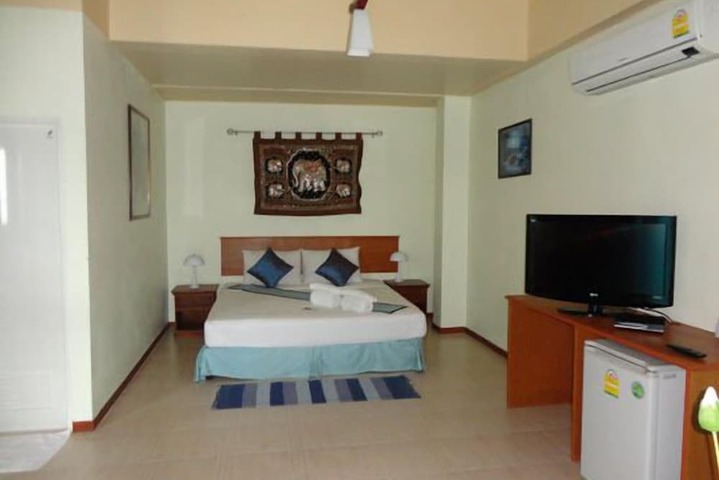 Room 4 of 22