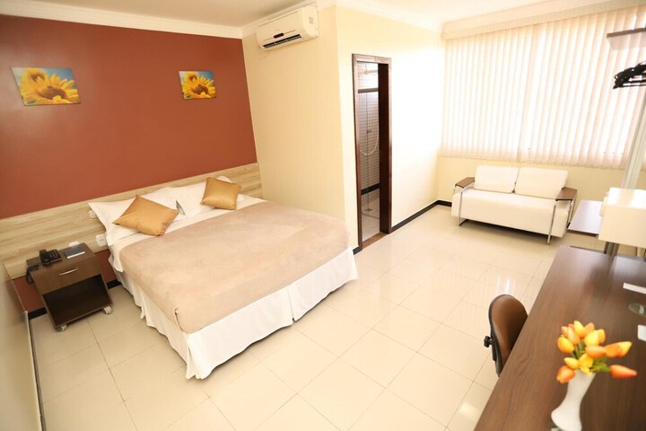 Room 28 of 64