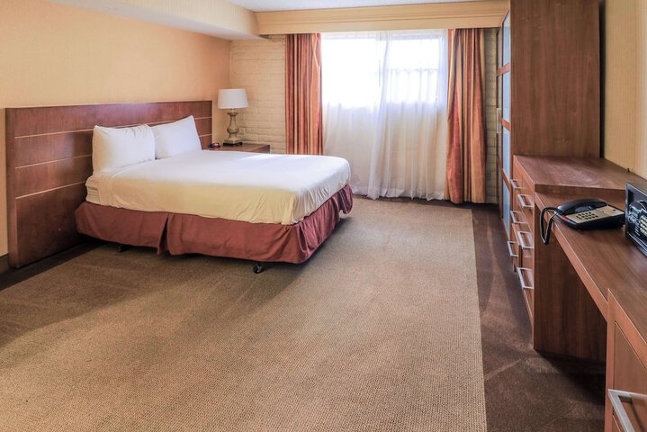 Room 15 of 18