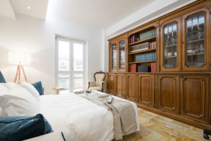 Room 9 of 27