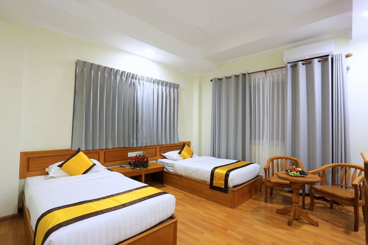 Room 8 of 34