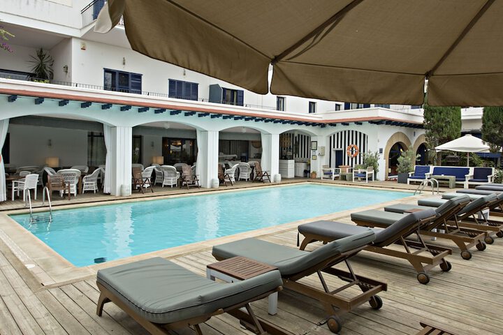 Pool 46 of 82
