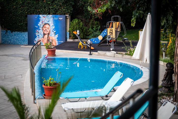Pool 55 of 58