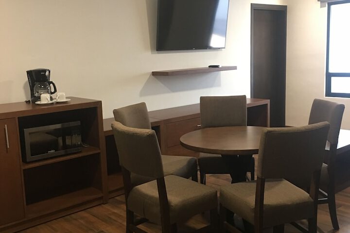 Room 7 of 28