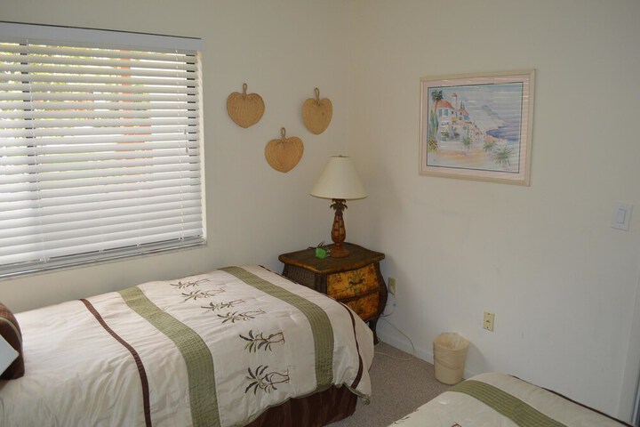 Room 5 of 13