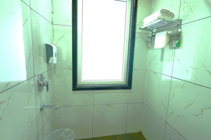 Room 104 of 152