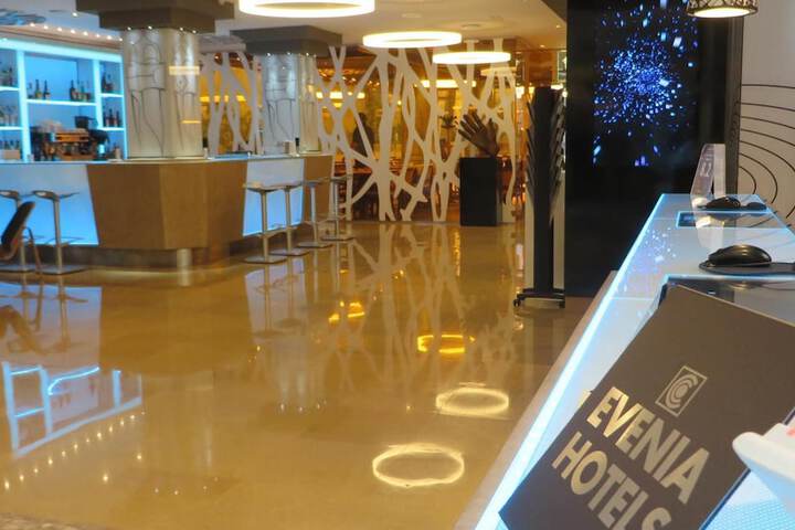 Hotel Interior 8 of 109