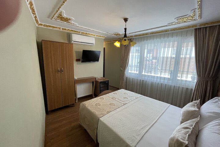 Room 5 of 24