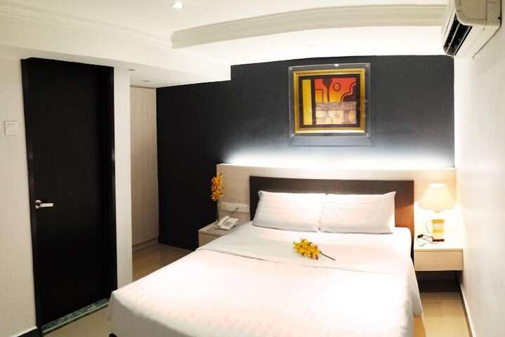 Room 21 of 37