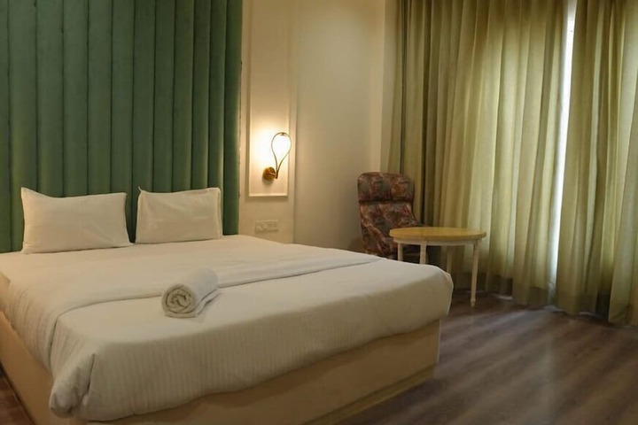 Room 7 of 19
