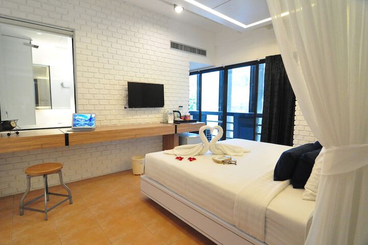 Room 8 of 40