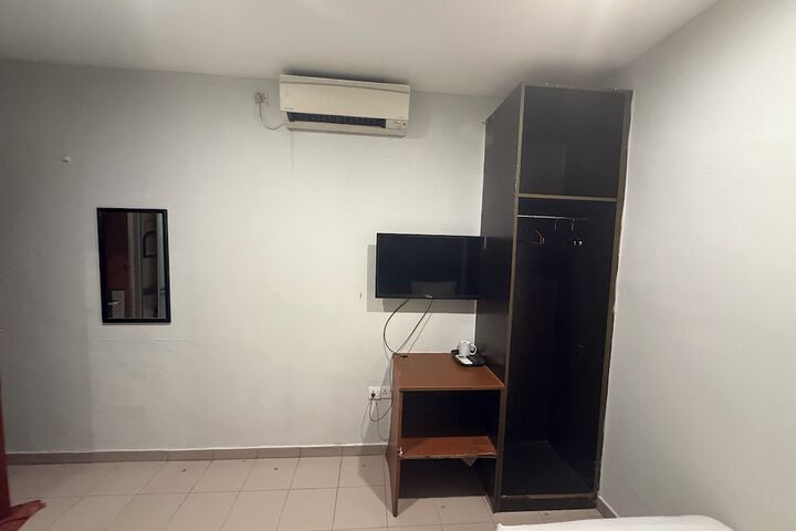 Room 36 of 61