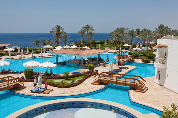 Pool Hotel