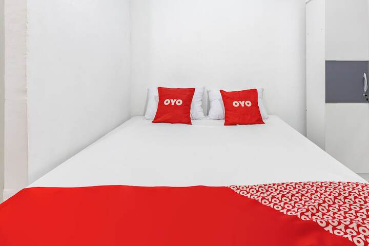 Room 9 of 20