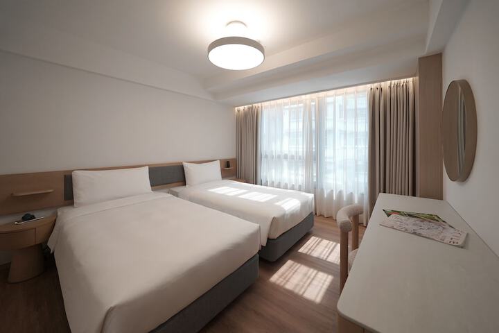 Room 13 of 41