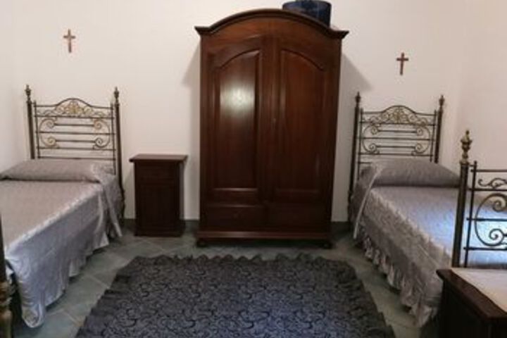 Room 8 of 22