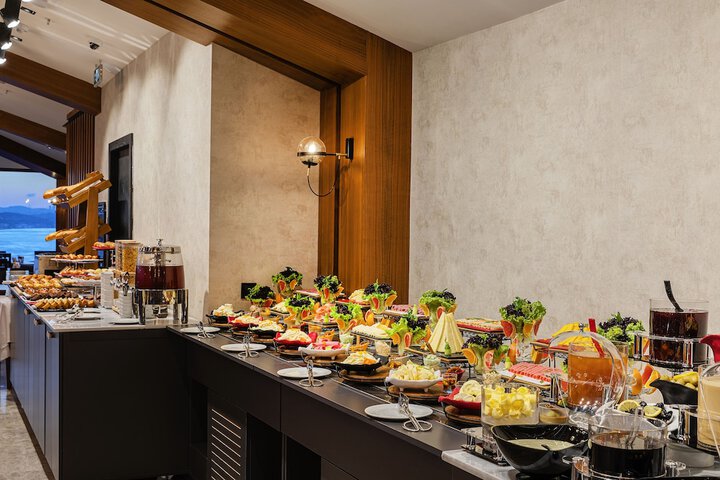 Dining 93 of 128