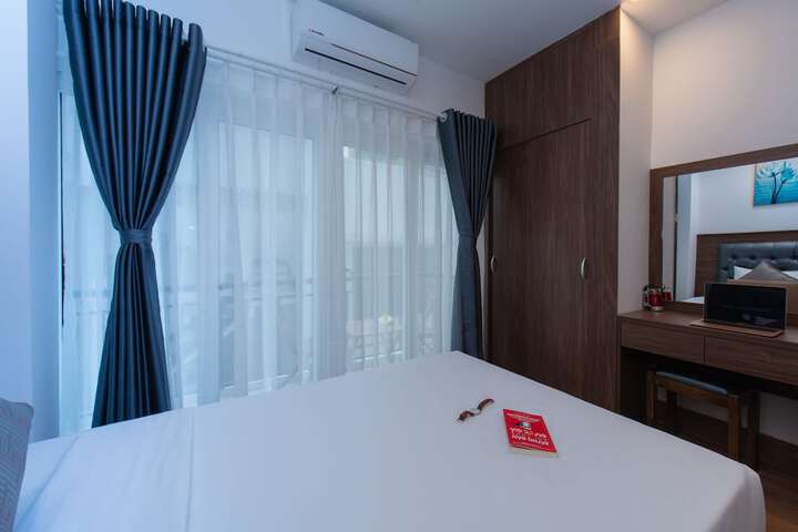 Room 13 of 28