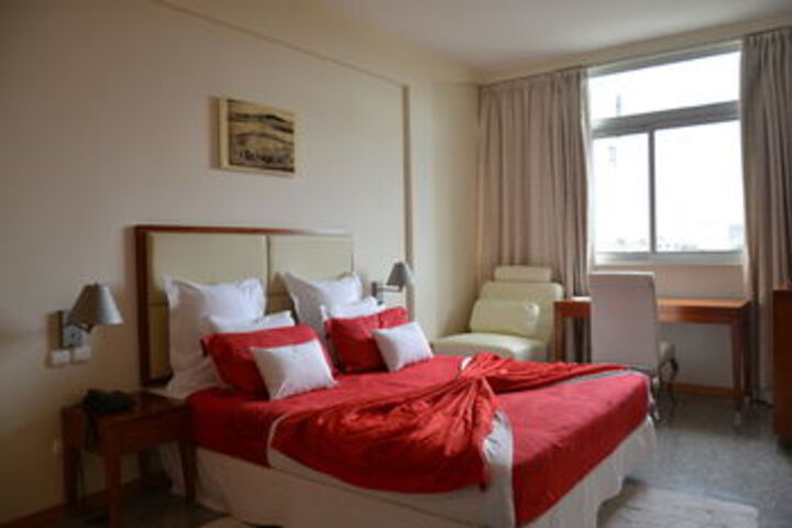 Room 8 of 30