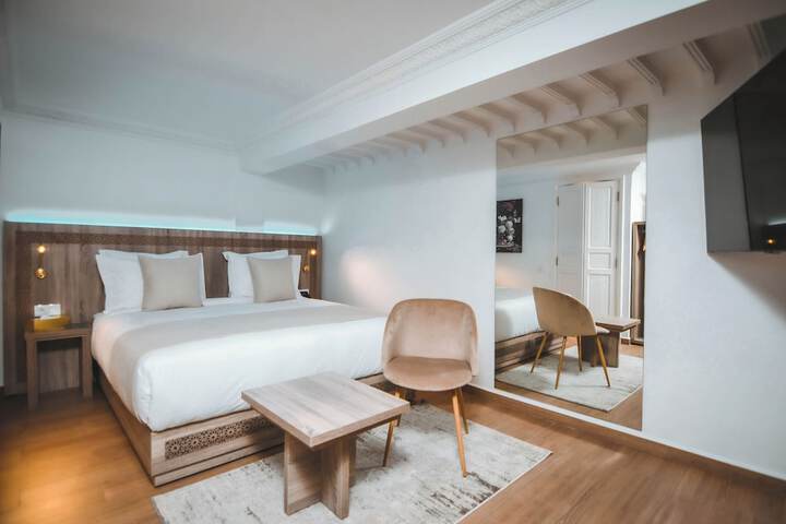 Room 27 of 105
