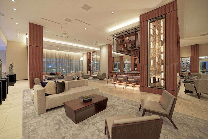 Lobby lounge