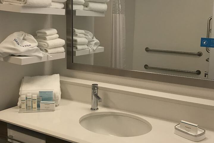 Bathroom sink