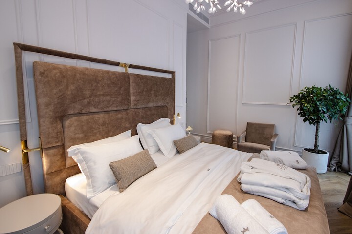 Room 15 of 49