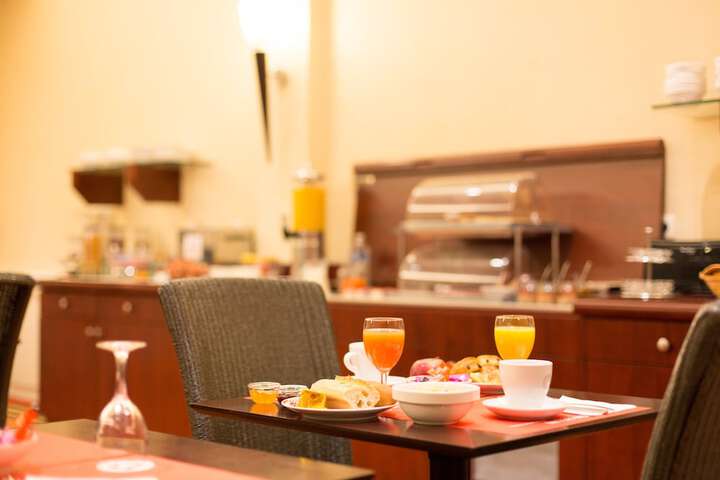 Breakfast/Coffee Service 38 of 65