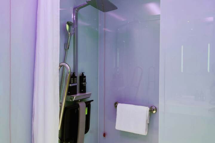 Room 41 di 70