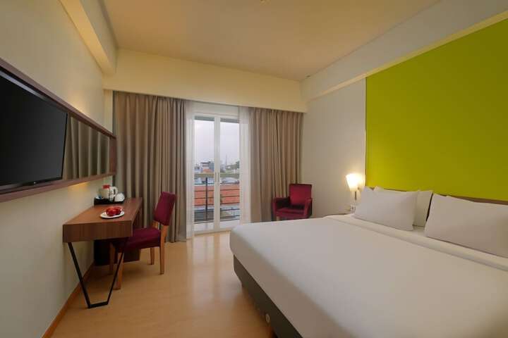 Room 9 of 30