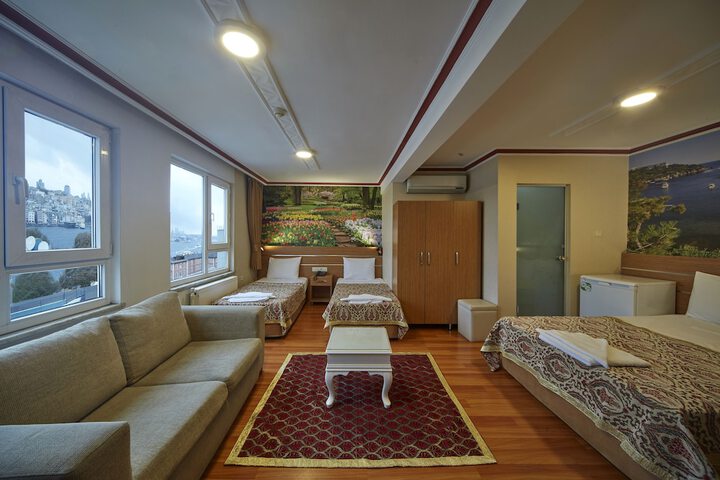 Room 10 of 42