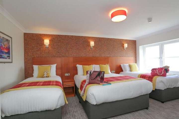 Room 73 of 193