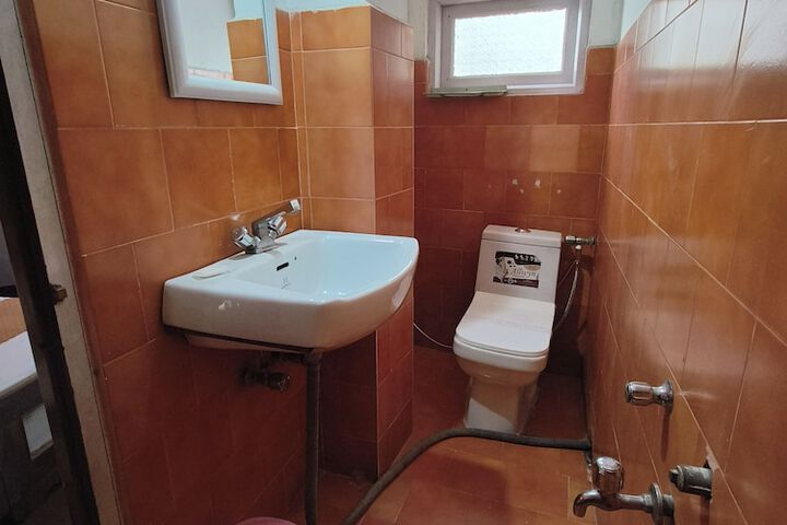 Room 7 of 11