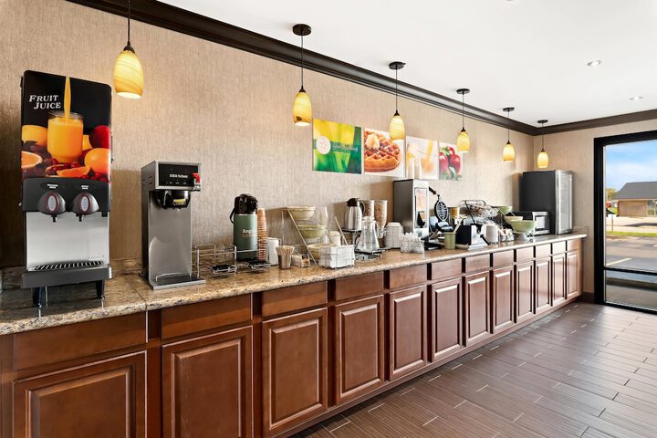Breakfast/Coffee Service 25 of 30