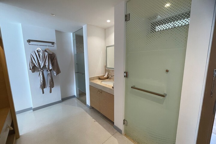 Room 50 of 118