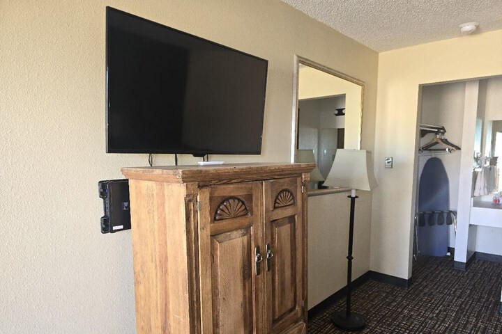 Room 34 of 79