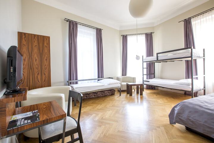 Room 16 of 71