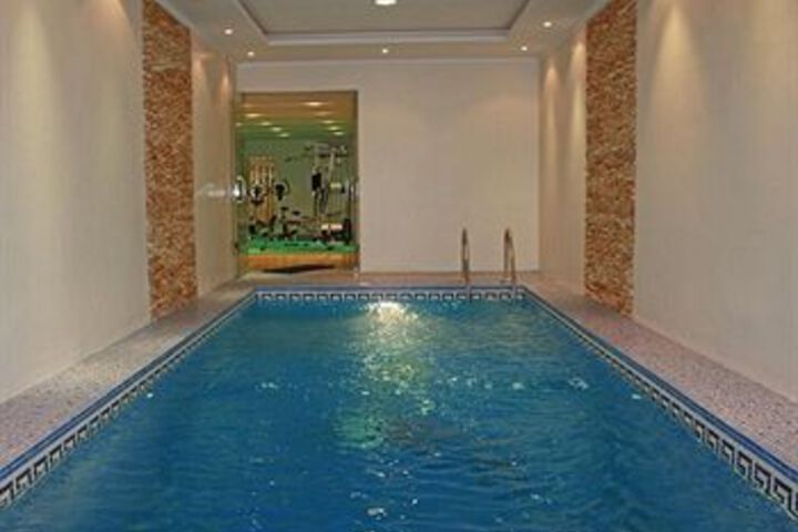 Pool 13 of 33