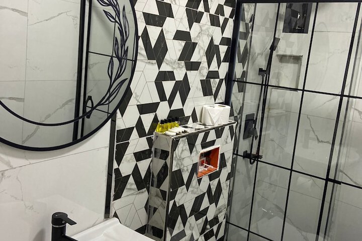 Room 60 of 77