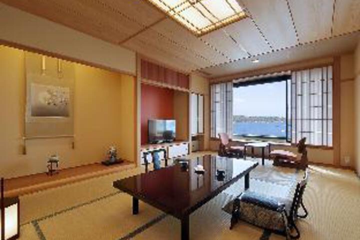 Room 10 of 19