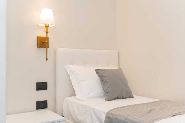 Room 34 of 66