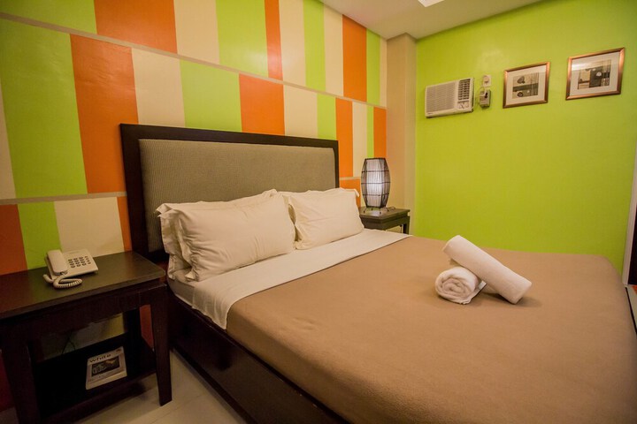 Room 12 of 36