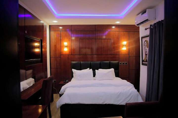 Room 15 of 61