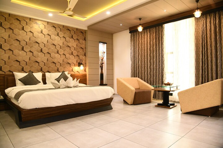 Room 17 of 46