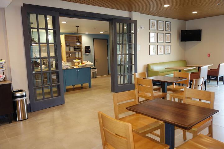 Breakfast area