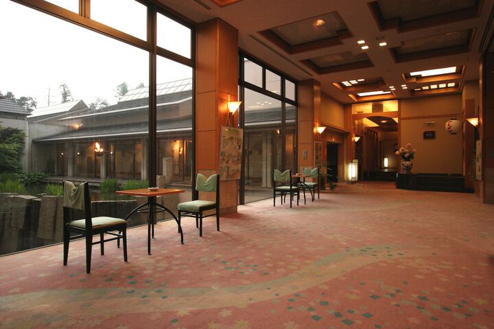 Ballroom/Hall 21 of 35