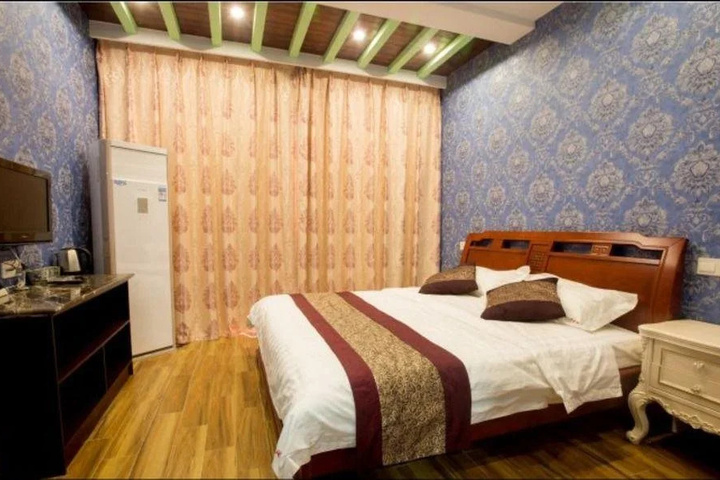 Wuzhen Shibajian Theme Inn