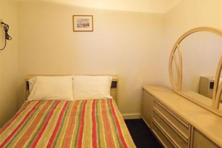Room 2 of 9