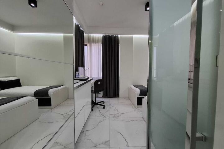 Room 19 of 68